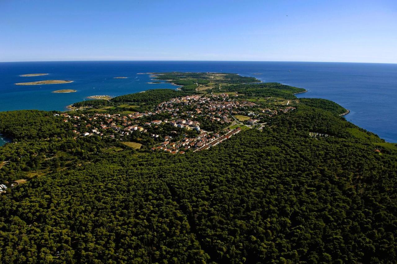 Zora - Family Near Protected Area Of The Nature Park Kamenjak, With Yard, Wifi, Air-con * Premantura