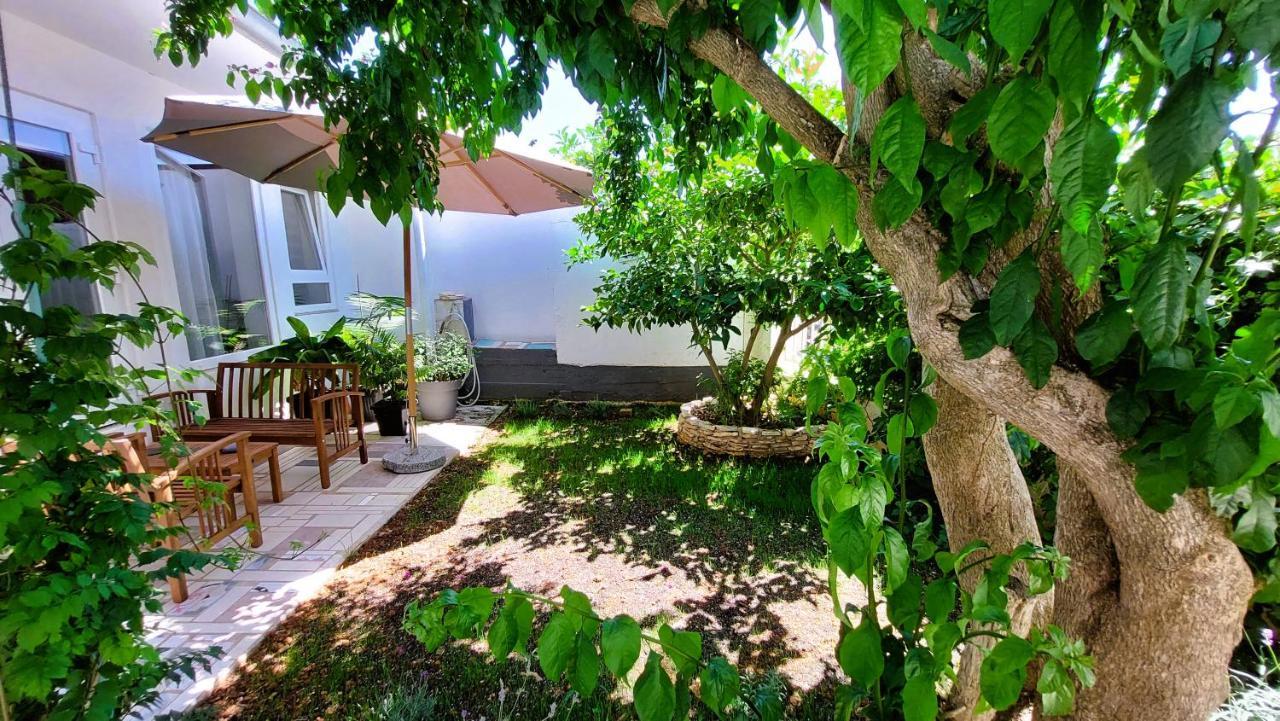 Zora - Family Near Protected Area Of The Nature Park Kamenjak, With Yard, Wifi, Air-con * Premantura