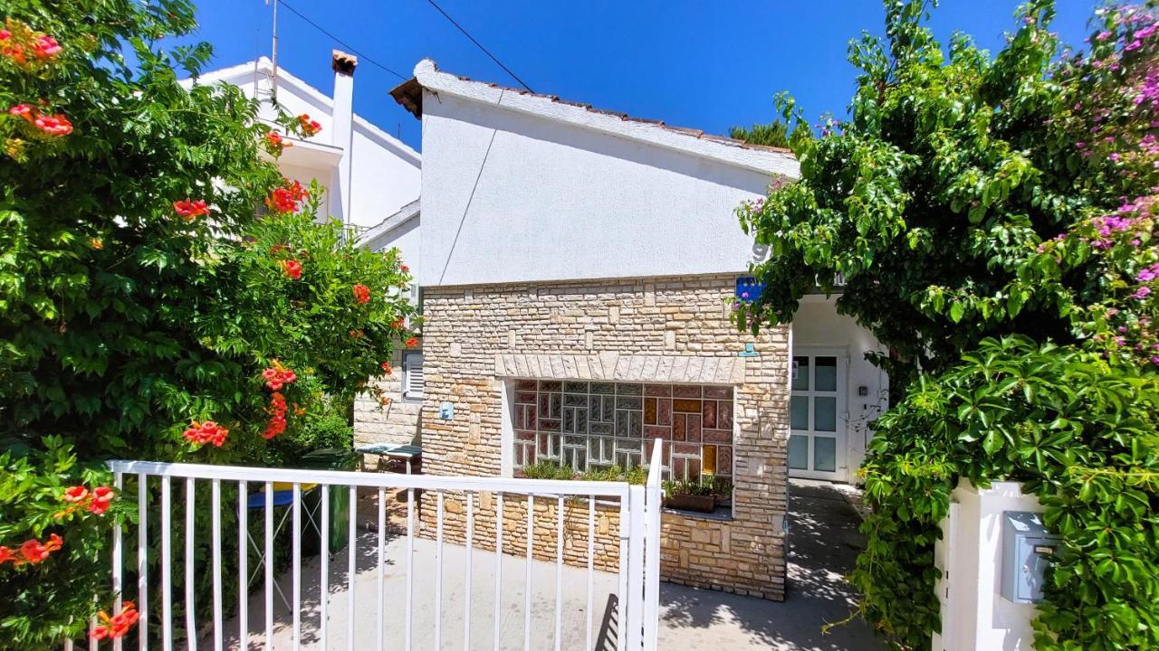 Dom wakacyjny Zora - Family Near Protected Area Of The Nature Park Kamenjak, With Yard, Wifi, Air-con Premantura