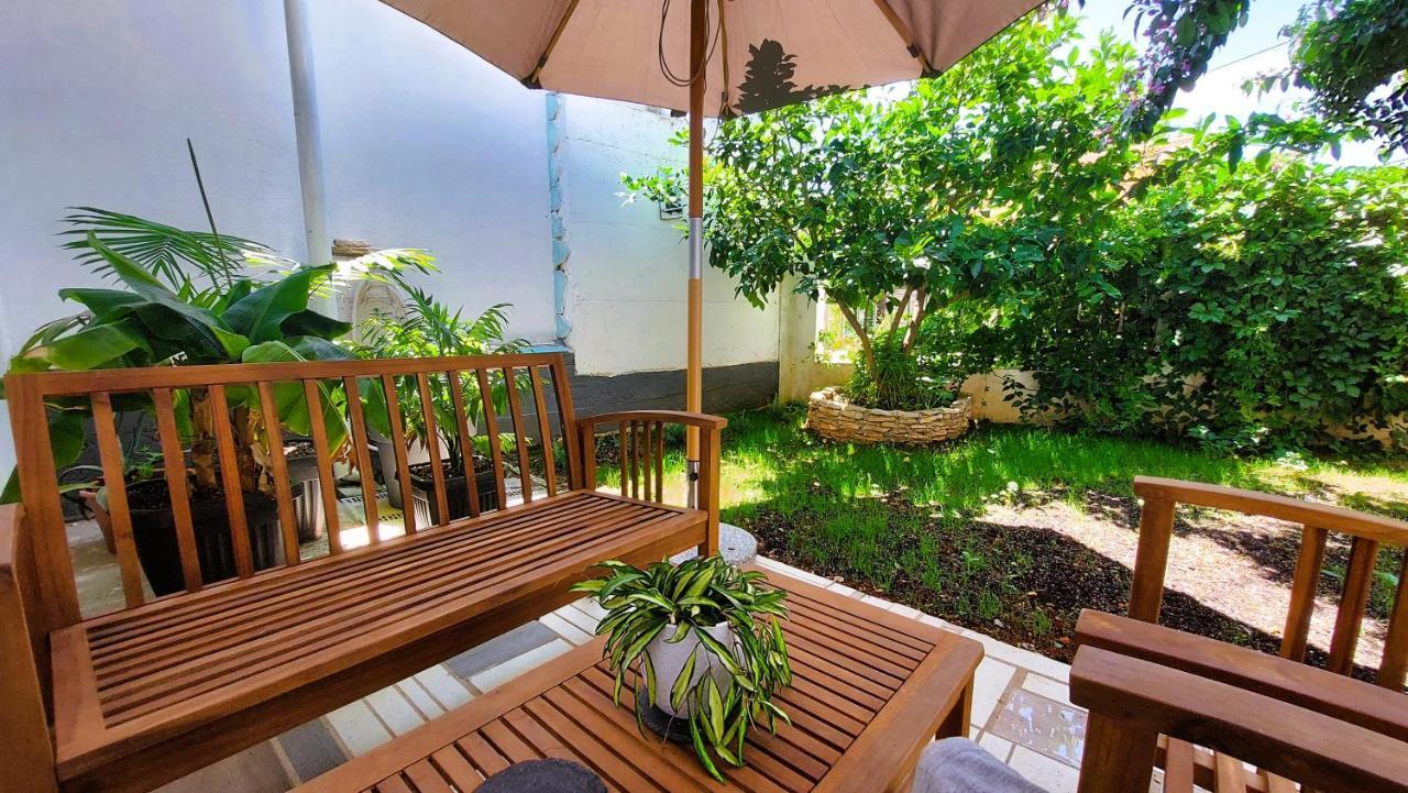 Zora - Family Near Protected Area Of The Nature Park Kamenjak, With Yard, Wifi, Air-con Premantura