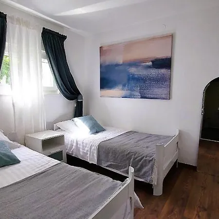 Holiday Home Zora - Family Vacation House Near Protected Area Of The Nature Park Kamenjak, With Green Yard, Wifi, Air-Con Premantura Kültér fotó