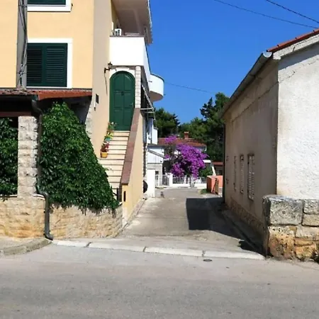Holiday Home Zora - Family Vacation House Near Protected Area Of The Nature Park Kamenjak, With Green Yard, Wifi, Air-Con Premantura Kültér fotó
