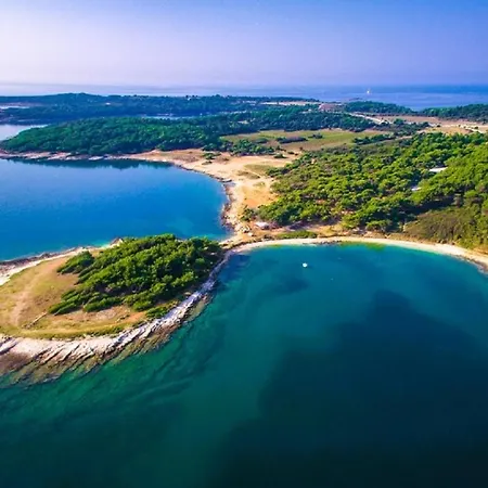 Holiday Home Zora - Family Vacation House Near Protected Area Of The Nature Park Kamenjak, With Green Yard, Wifi, Air-Con Premantura Kültér fotó