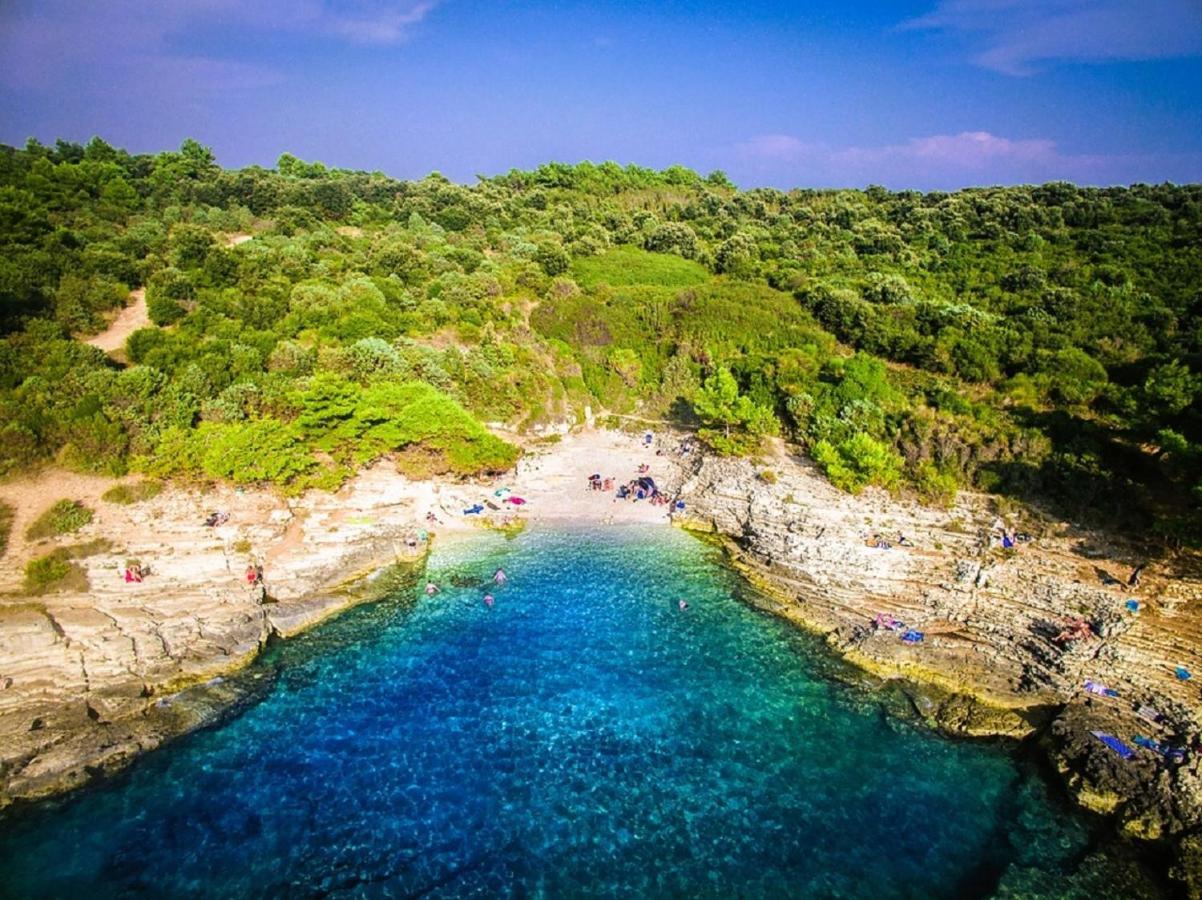 Zora: Family Retreat Near Kamenjak Nature Park Holiday home